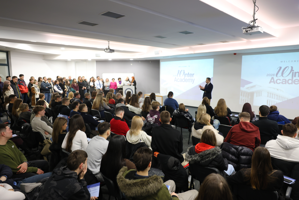 SSST Winter Academy Kicks Off: Over 200 High School Students Exploring University Life