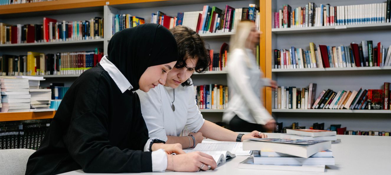 Univerzitet SSST otvara vrata novoj generaciji ambicioznih studenata spremnih da steknu vrhunsko obrazovanje, međunarodno priznate diplome i priliku za stipendije!